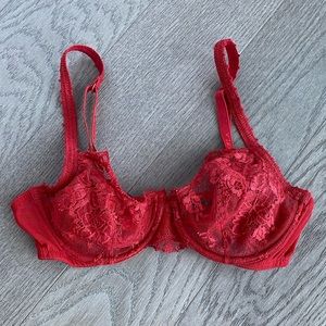 Red Lace La Perla Bra